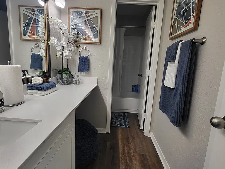Lavera at Lake Highlands — Photo 20