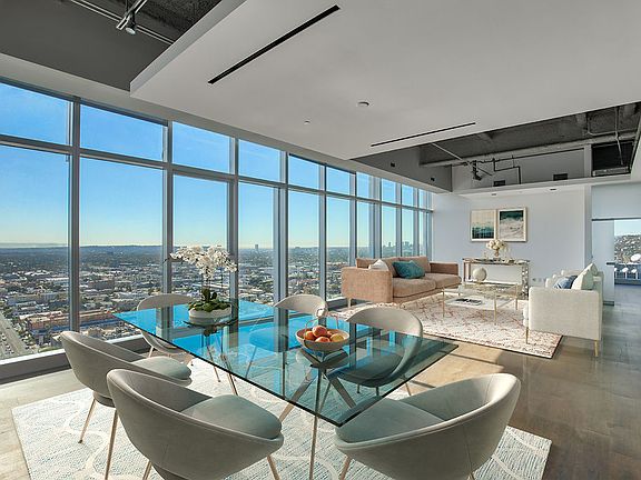2nd image of 1480 Vine St #2729775