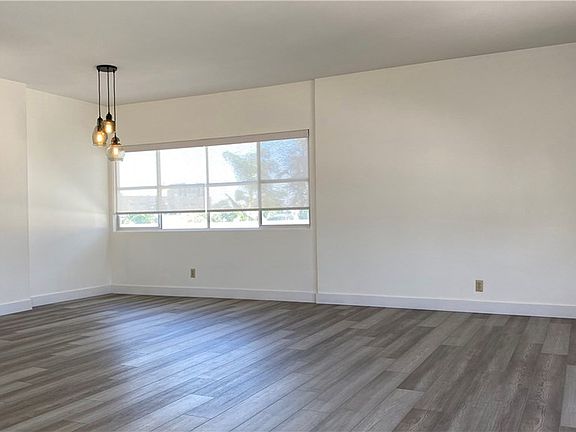 3rd image of 1323 N Spurgeon St APT 4C
