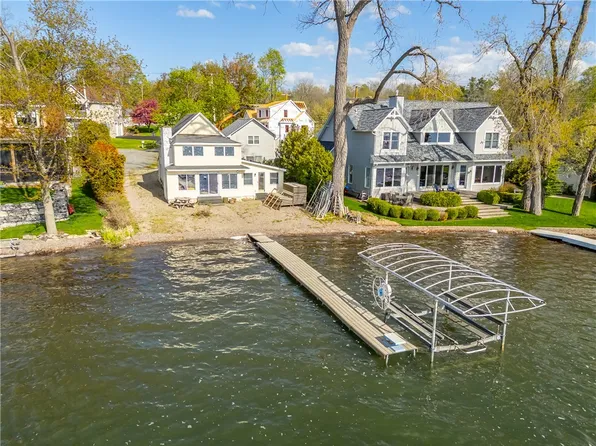 4558 Lake Dr, Canandaigua, NY 14424