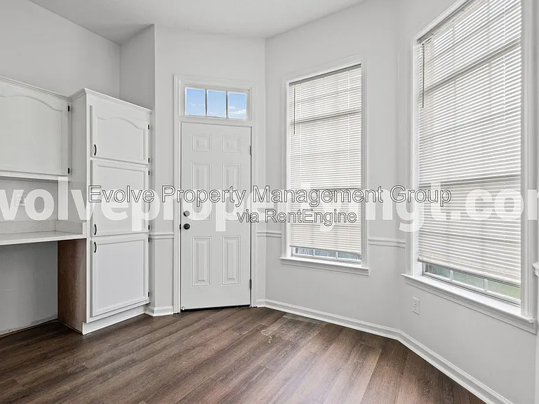330 Bendigo Dr — Photo 12