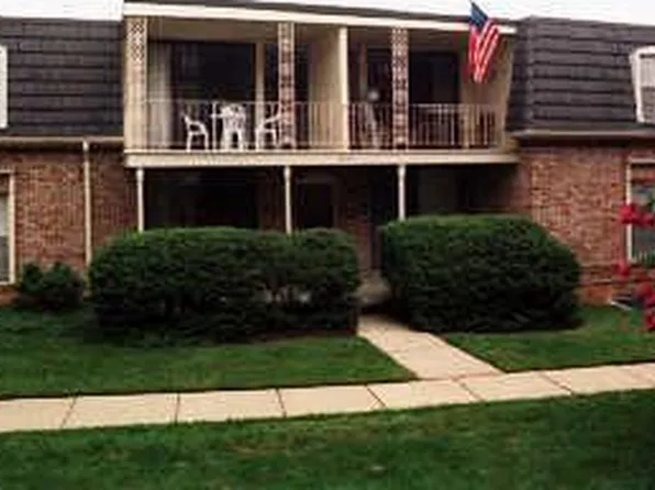 3111 Patrick Henry Dr APT 621, Falls Church, VA 22044