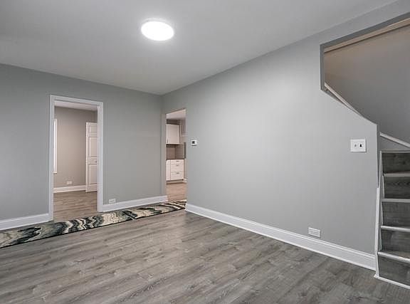 5th image of 407 Forest Glen Dr