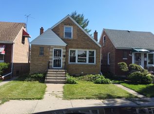 8949 S Bennett Ave, Chicago, IL 60617