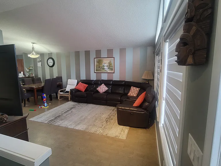 1194 New Brighton Park SE — Photo 6