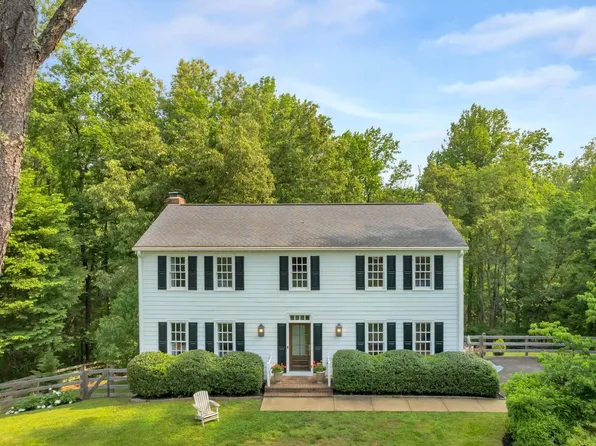 2380 Williston Dr, Charlottesville, VA 22901