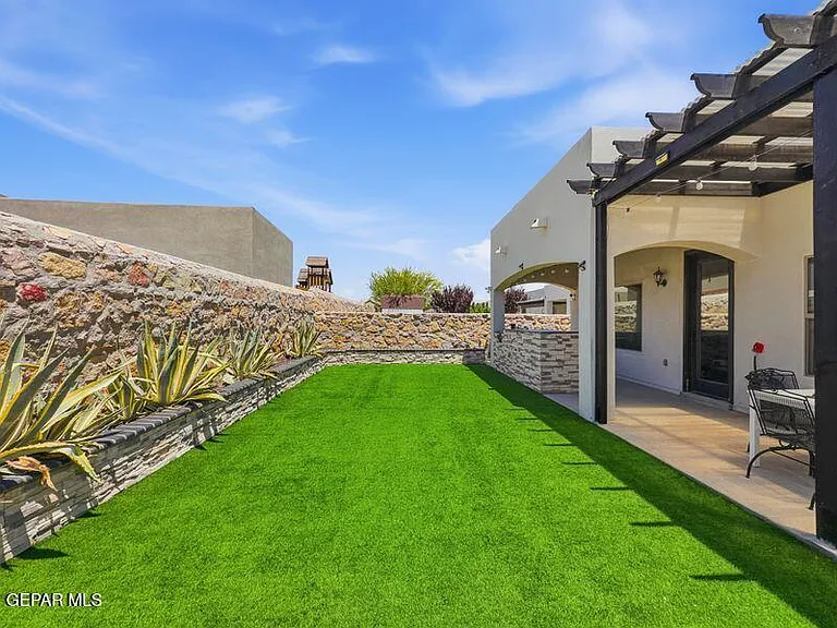 13655 Stonor Ct — Photo 25