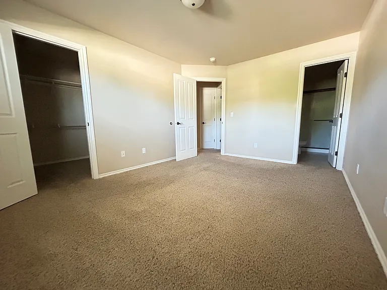 1018 S 88th Ave — Photo 5