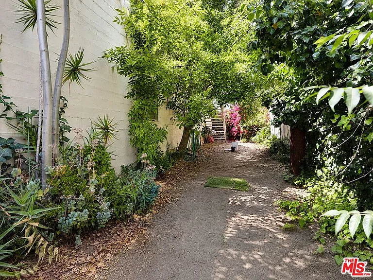 1314 N Hayworth Ave #303 — Photo 36