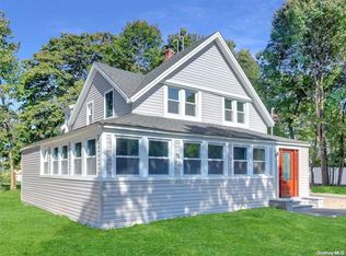 165 Cedar St, Amityville, NY 11701