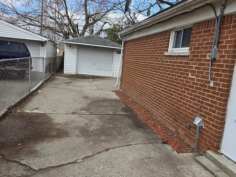 5432 Monroe St — Photo 3
