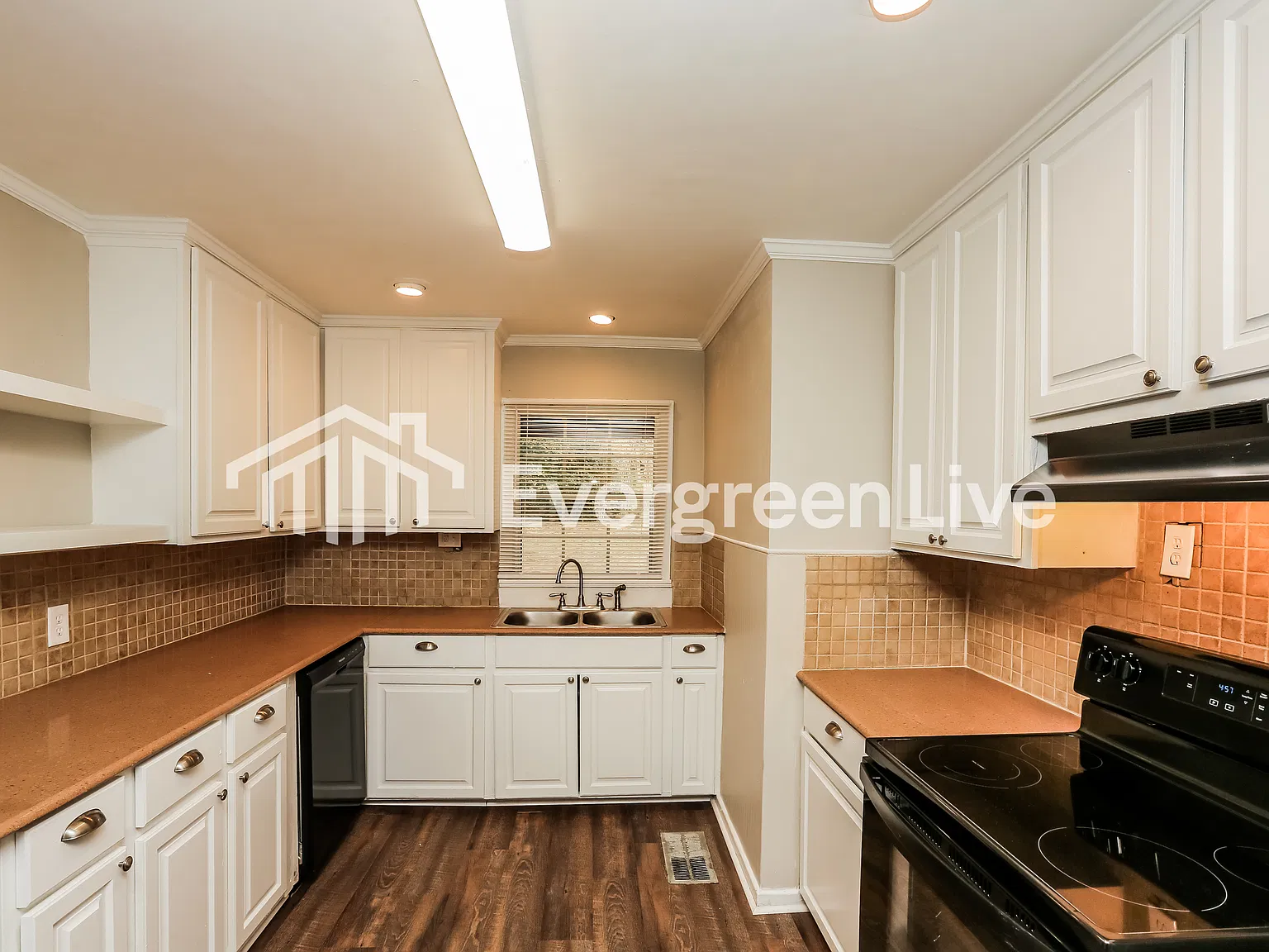 3 bed, 1.5 bath, 1231 sqft, $1,245 — Photo 4