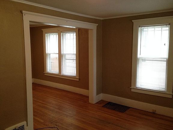 2nd image of 718 E University Ave