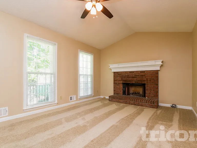 1202 Holly Hills Dr SW — Photo 4