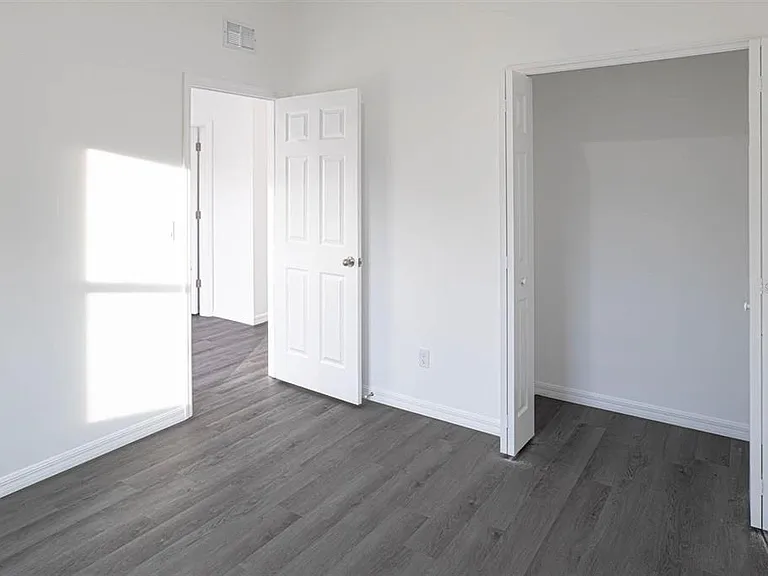 561 Wildmer Rd SW — Photo 13