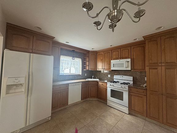 5th image of 42 Amber St Floor 2
