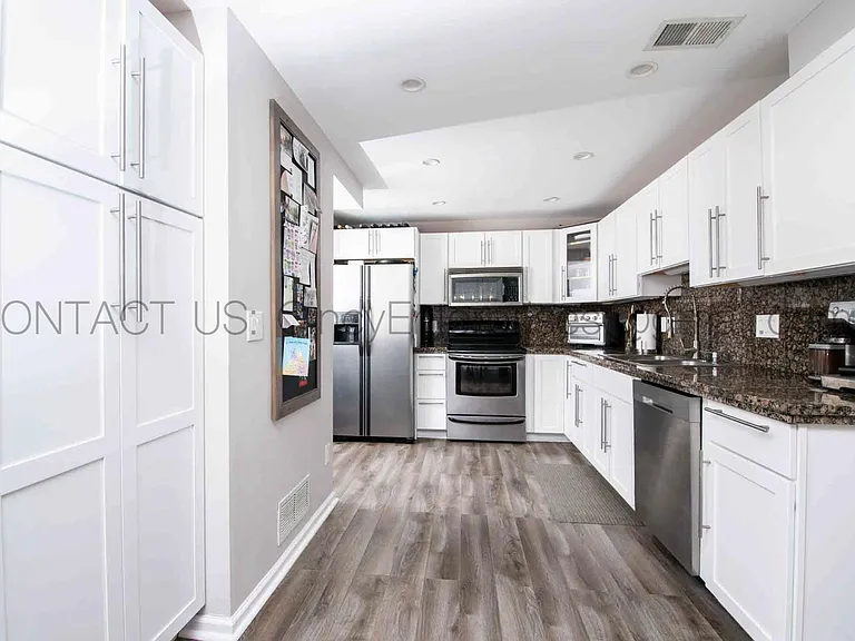 2126A Gilbert Ave — Photo 1