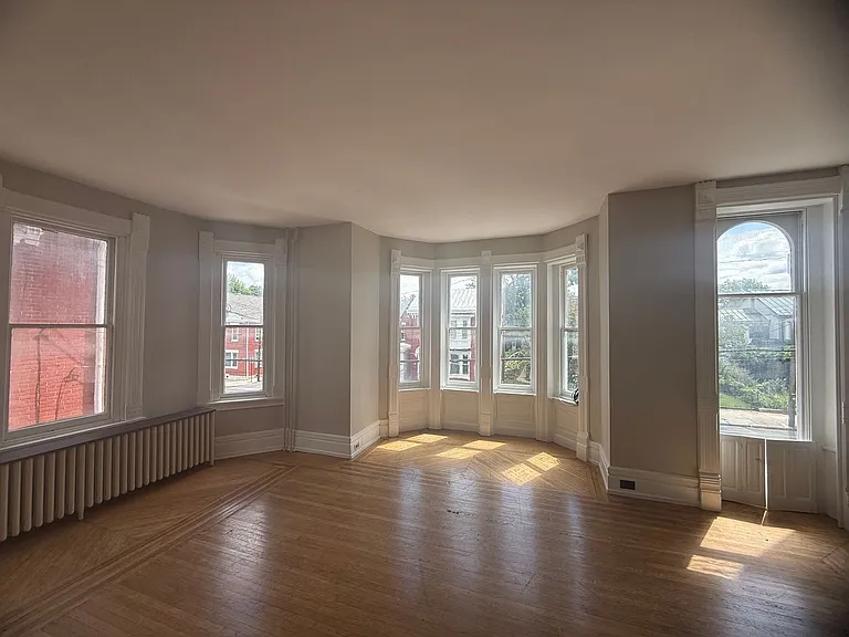 242 S Hanover St — Photo 7