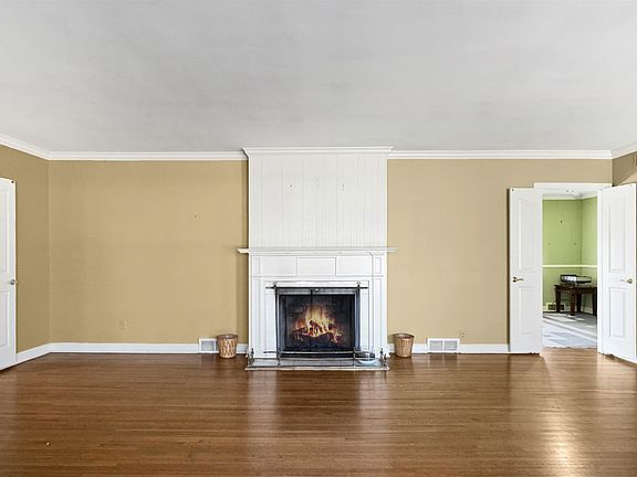 4th image of 4635 Park Ave