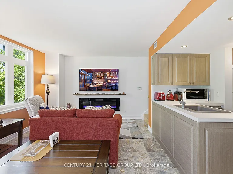 87 Lillian St #8 — Photo 14