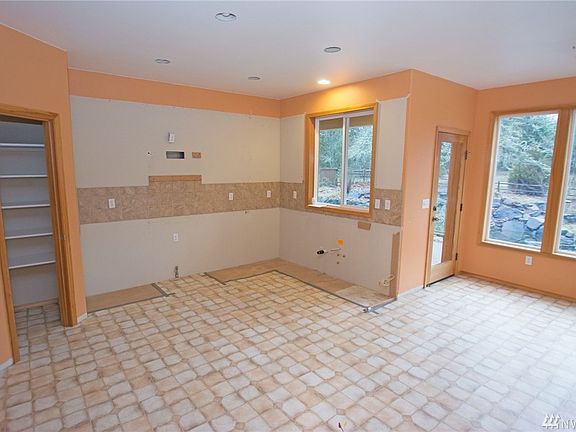 5th image of 4202 Wildhorse Ln SE