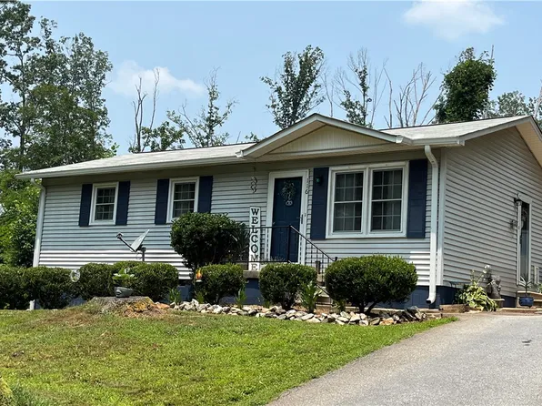 116 Oak Ridge Cir, Seneca, SC 29678