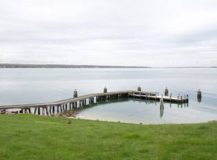 33 Robertson Dr, Sag Harbor, NY 11963