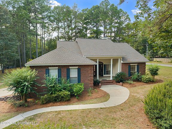 2nd image of 4 Woodleaf St