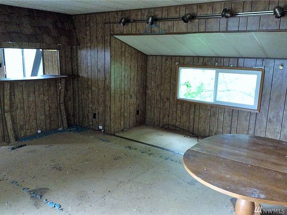 3rd image of 6516 203rd Street Ct E