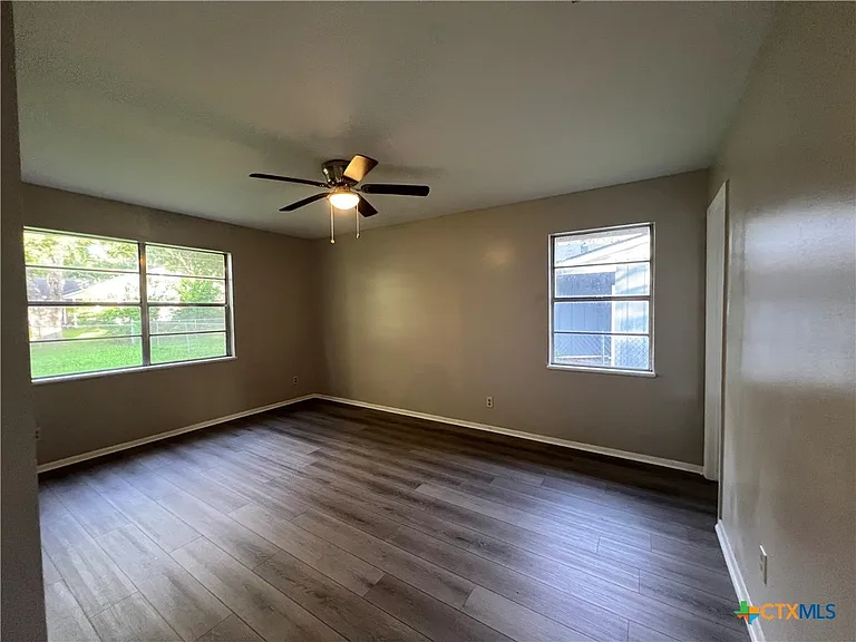 4612 Camellia St — Photo 13