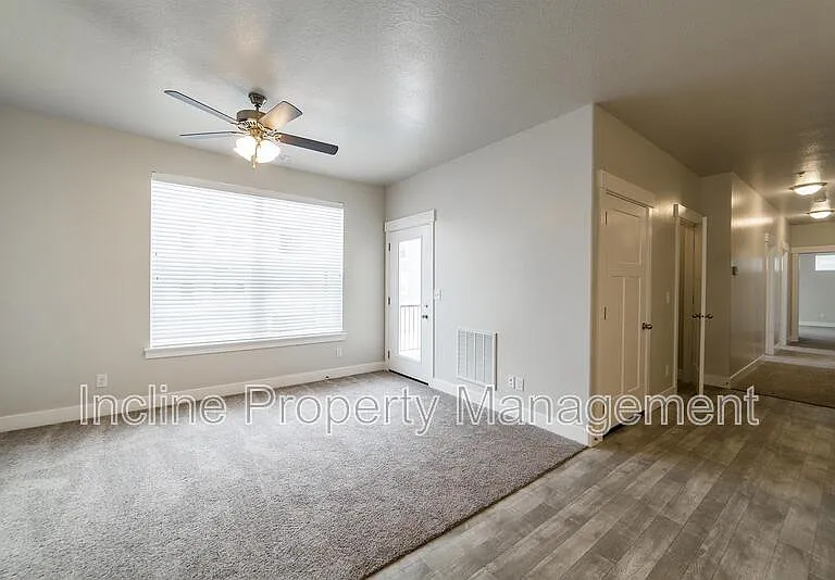 619 N Emery Ln — Photo 2