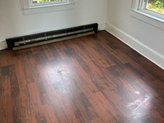 2nd image of 201 Tazewell St #2