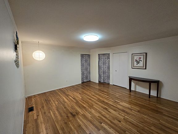 2nd image of 5054 Carnaby Dr