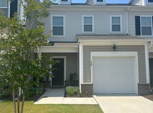 28 Little Leaf Ln, Clayton, NC 27527