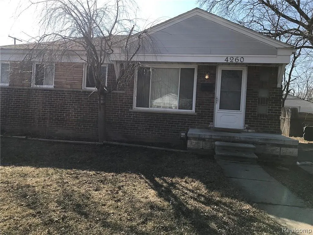 3 bed, 1.5 bath, 972 sqft, $1,500 — Photo 1