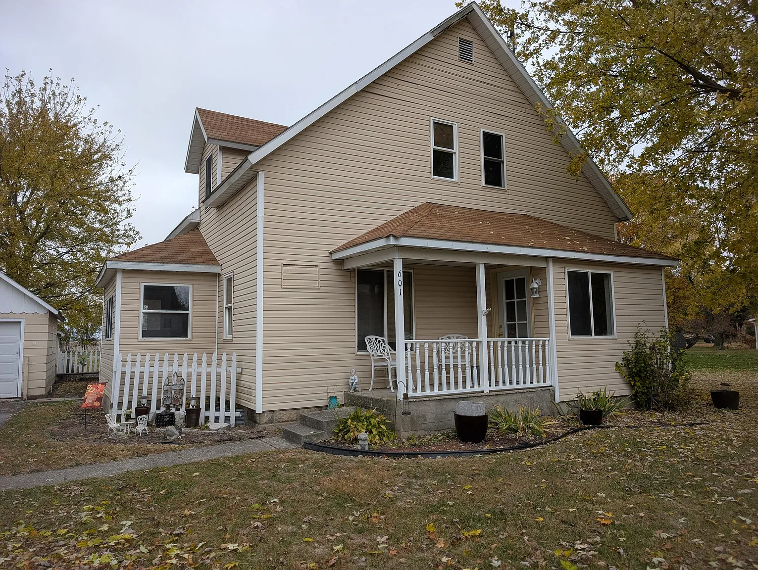 601 W Gordon St photo 1