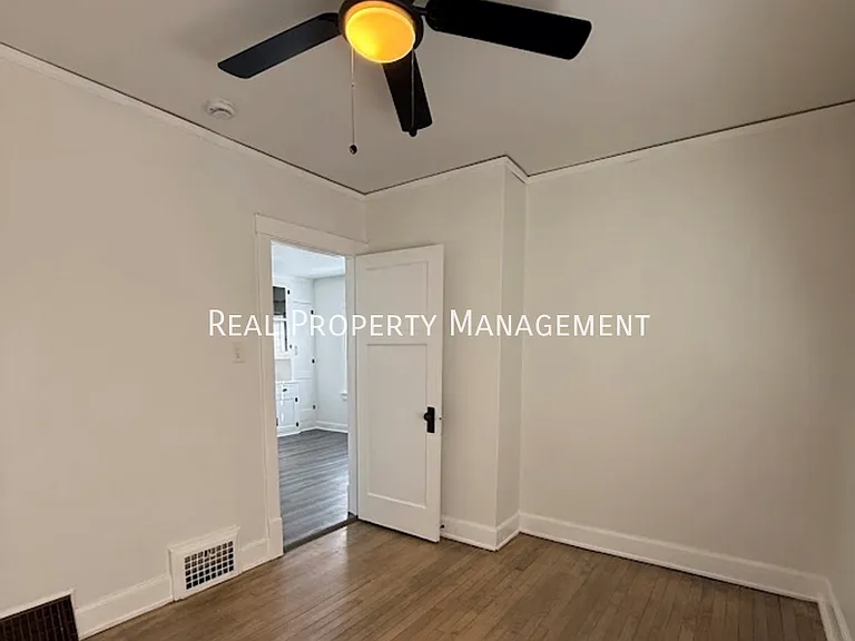 7025 W National Ave — Photo 11