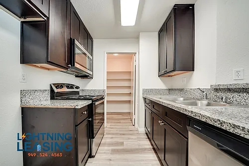 2850 Riverside Dr #2-206 Photo 1