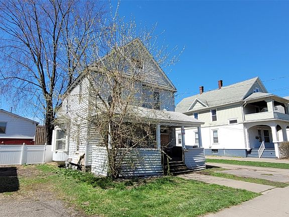 4th image of 14 Tompkins St