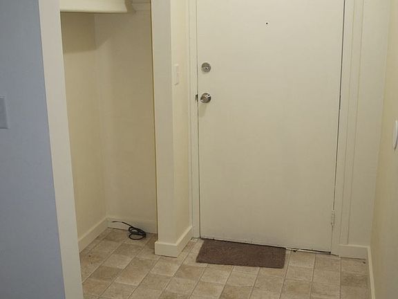 4th image of 640 36th St SW APT 104