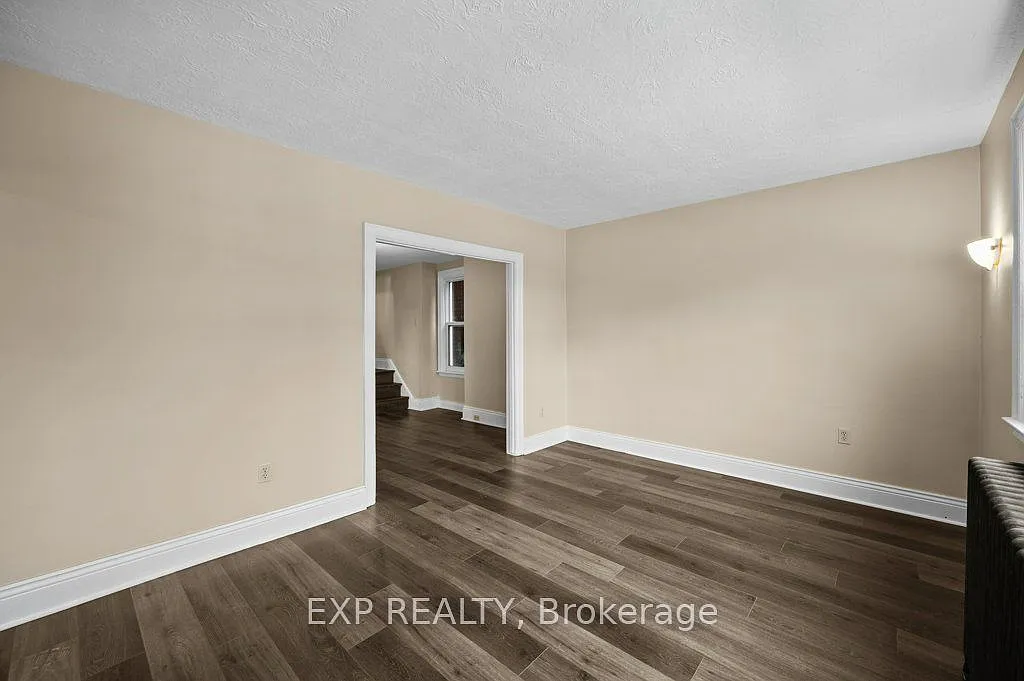 4 bed, $2,100 — Photo 4