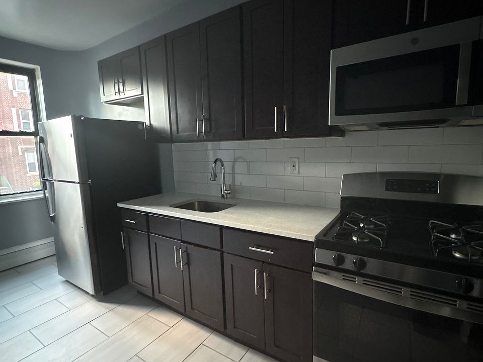 1st image of 14 Kensington Ave Floor 2