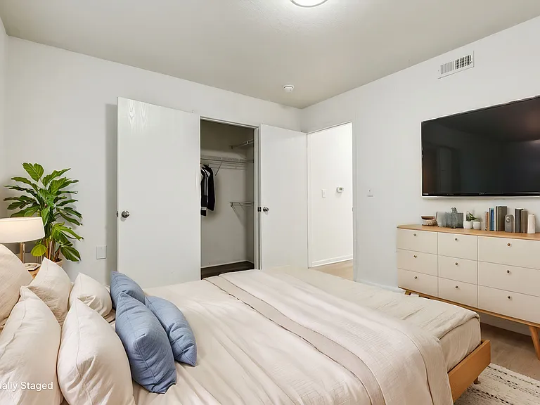 Westgate Apartments — Photo 18