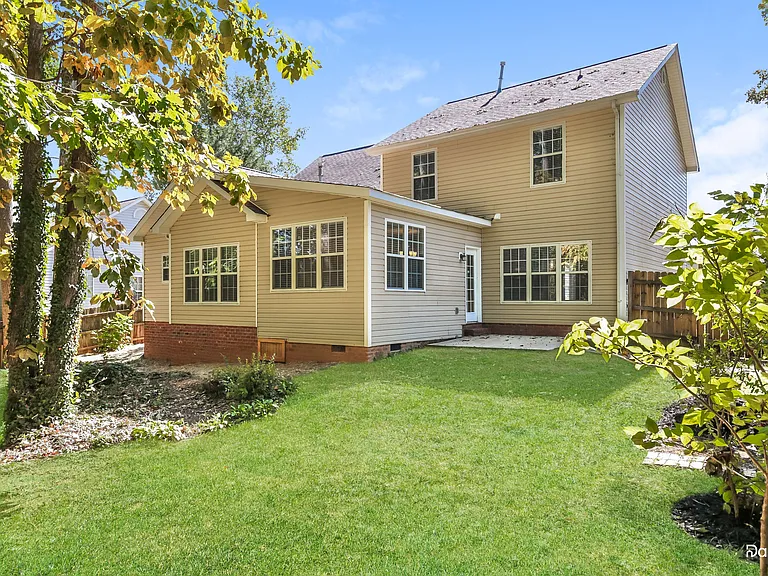 637 Nova Ave — Photo 15