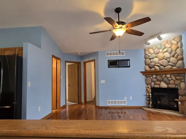 500 Sunbrook Dr SE, Grand Rapids, MI 49508