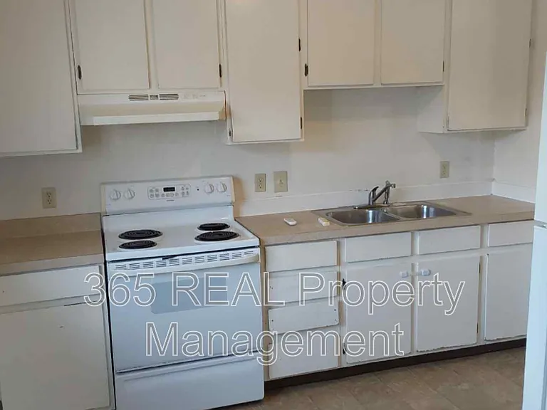 204 14th St #B — Photo 5