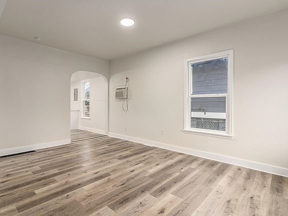 4th image of 2024 W Spofford Ave