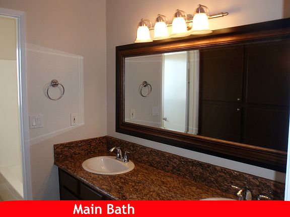 5th image of 33109 Camelot Dr