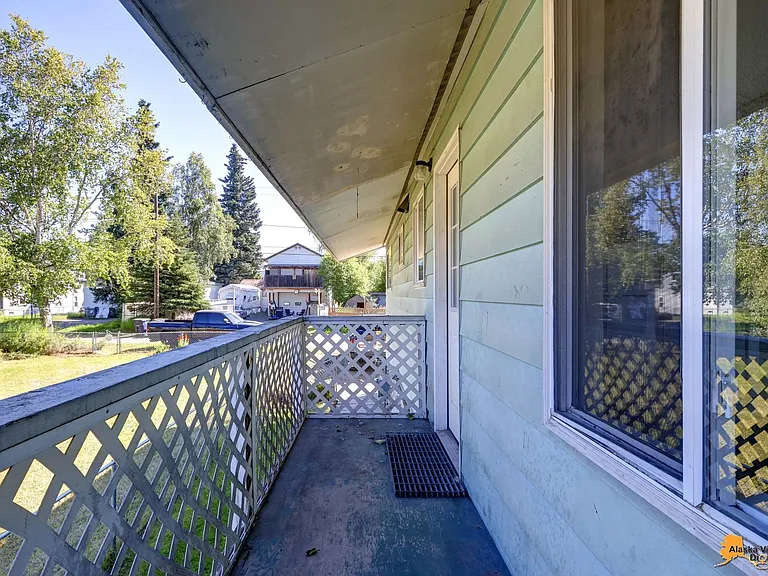 1121 Latouche St — Photo 21