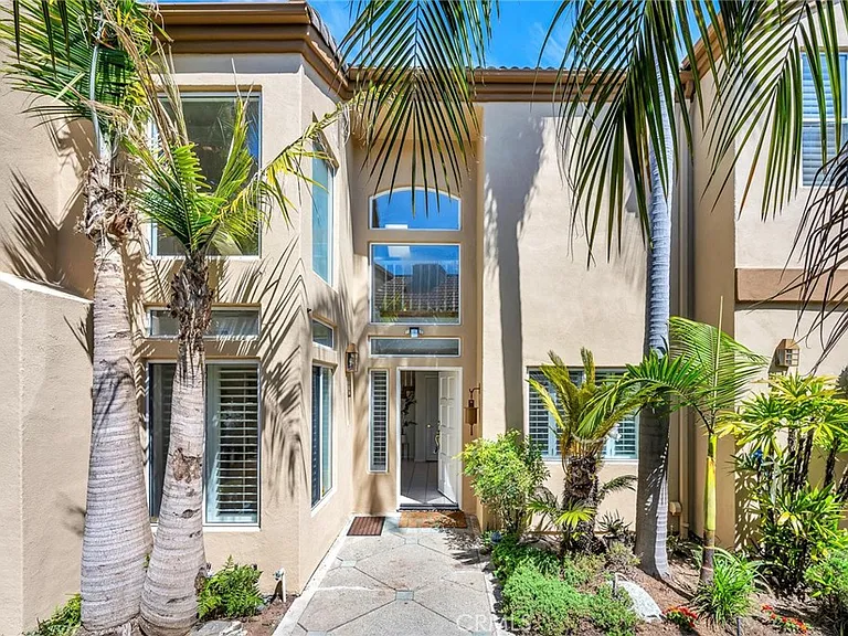 21015 Tomlee Ave — Photo 1